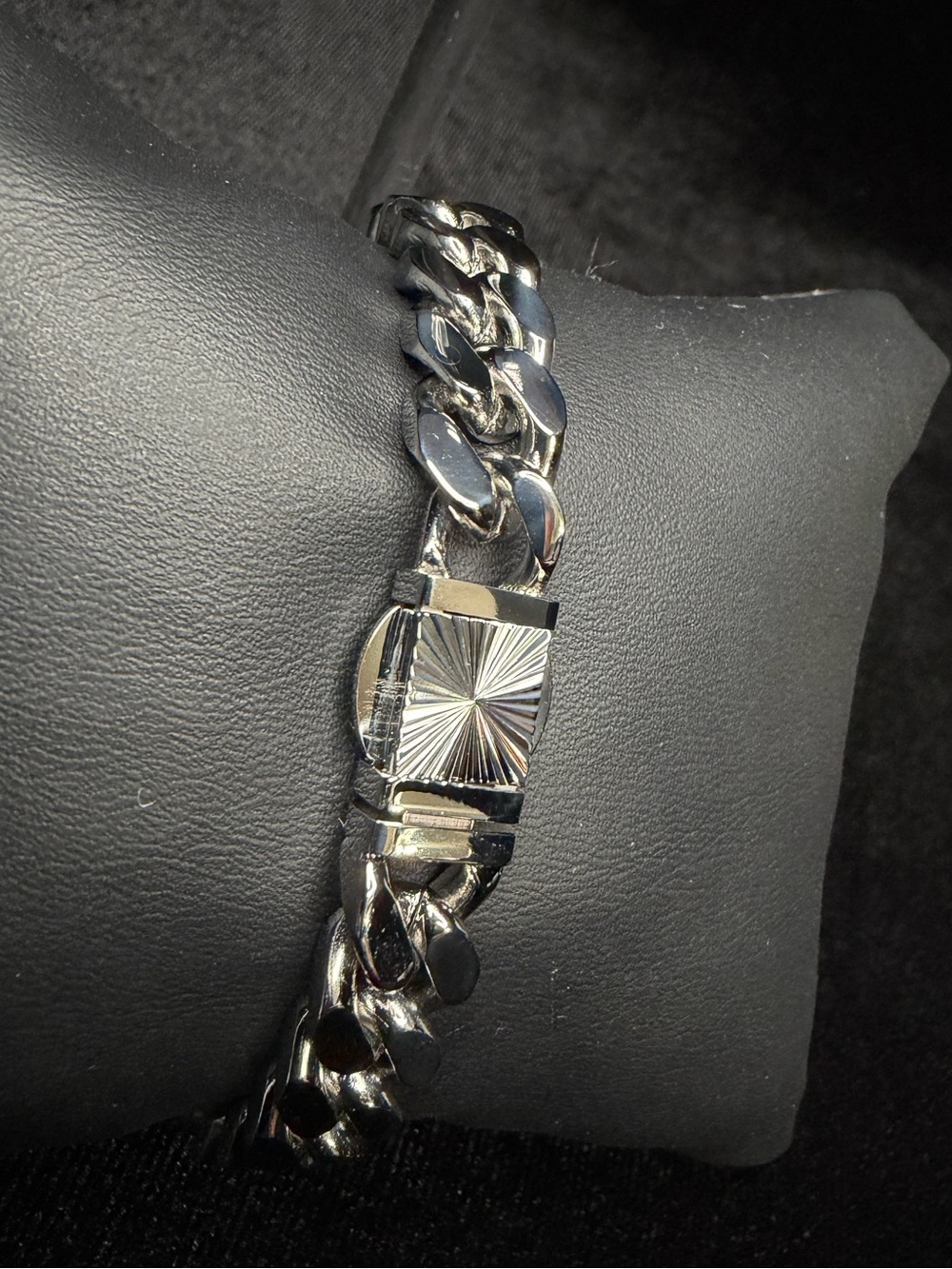 Cuban Curb Link 7.5in 9MM Chain Bracelet w/ Box Clasp Rhodium Plated